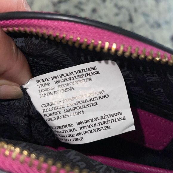 STEVE MADDEN CROSSBODY PURSE W/Gold accents Fuchsia 9”x 7.5”x 3.5” - Picture 6 of 6